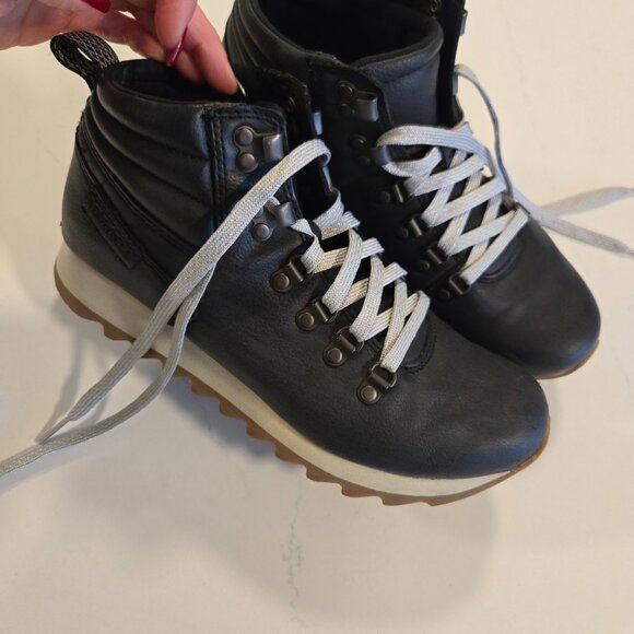 MERRELL Alpine Hiker Women's Hiking Black Boots SIZE 8 - Picture 2 of 9